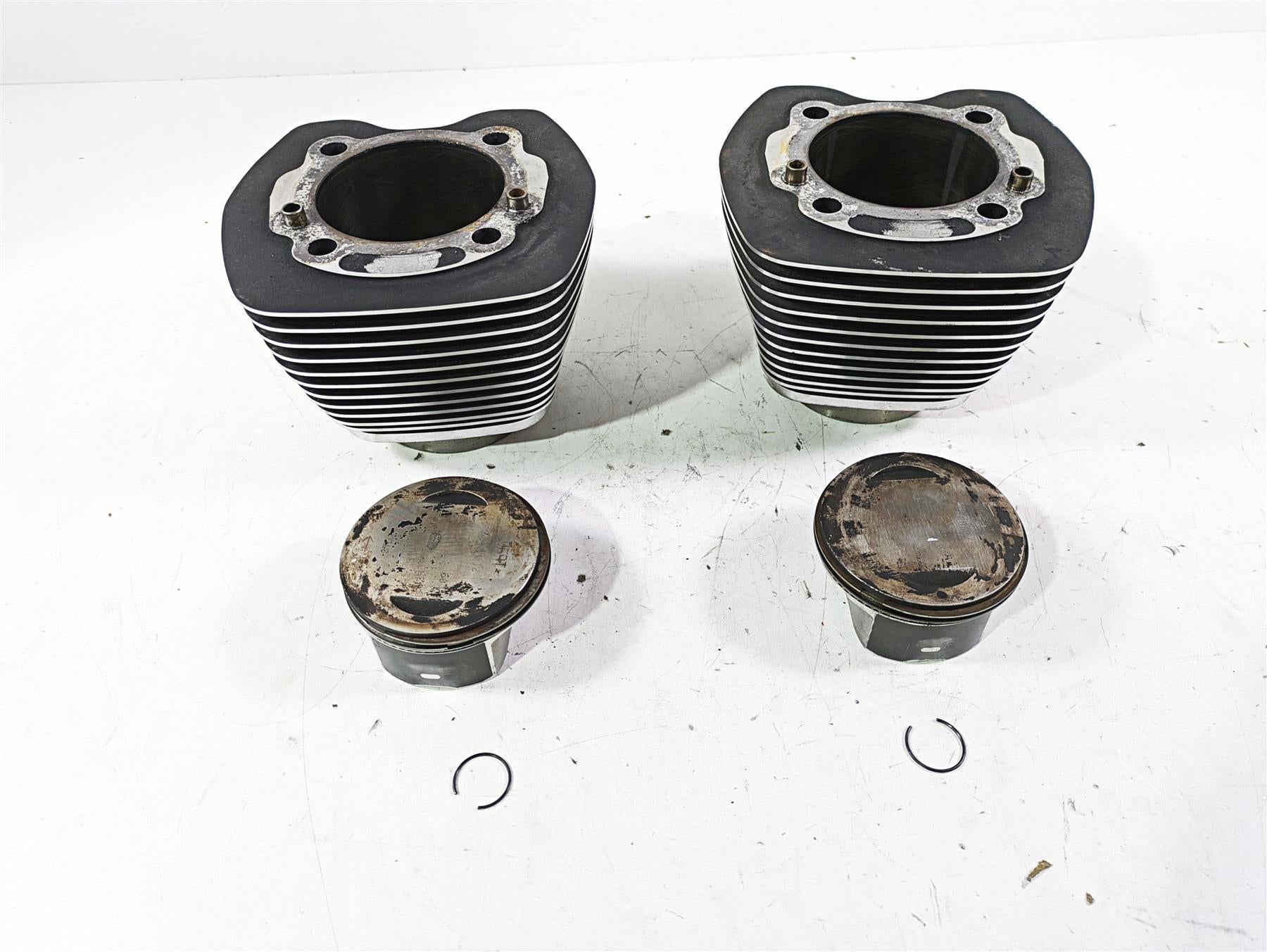 2015 Harley Touring FLHXS Street Glide Cylinder Jug & Piston Set -Read 16547-99A {{ shop.shopifyCountryName }} - Mototech271