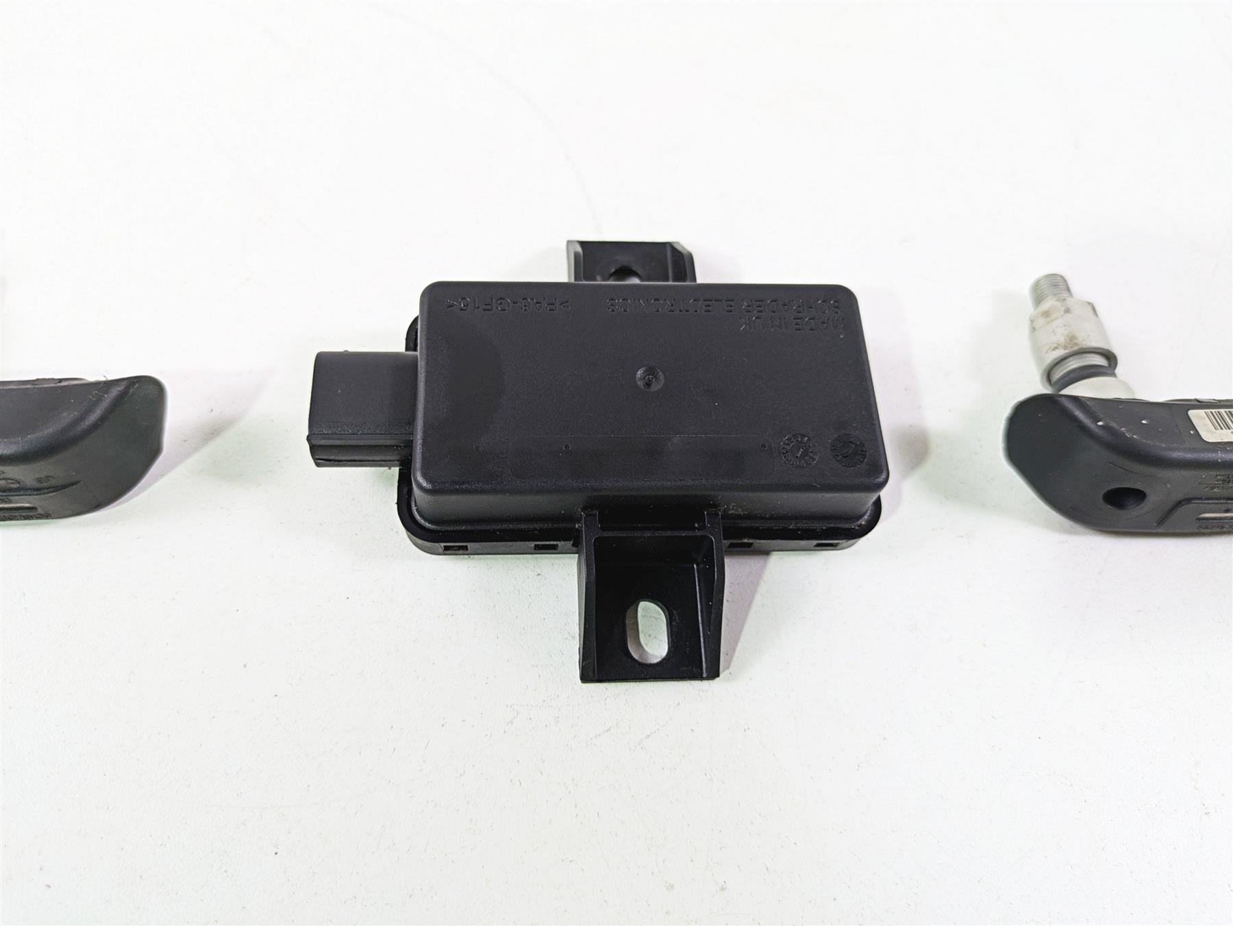 2017 BMW R1200 GS K50 Rdc Sensor & Tire Sensors Set 65758546222 65759832031 {{ shop.shopifyCountryName }} - Mototech271