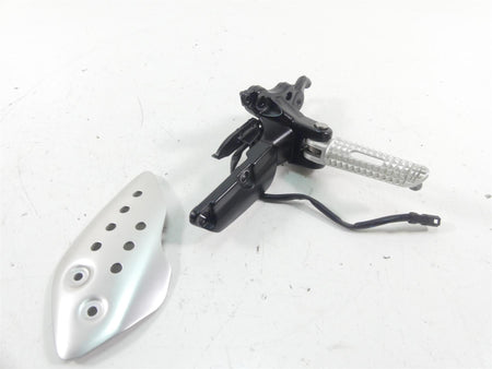 2017 Triumph Thruxton 1200 R Right Front Footpeg Foot Peg + Bracket T2081084 {{ shop.shopifyCountryName }} - Mototech271