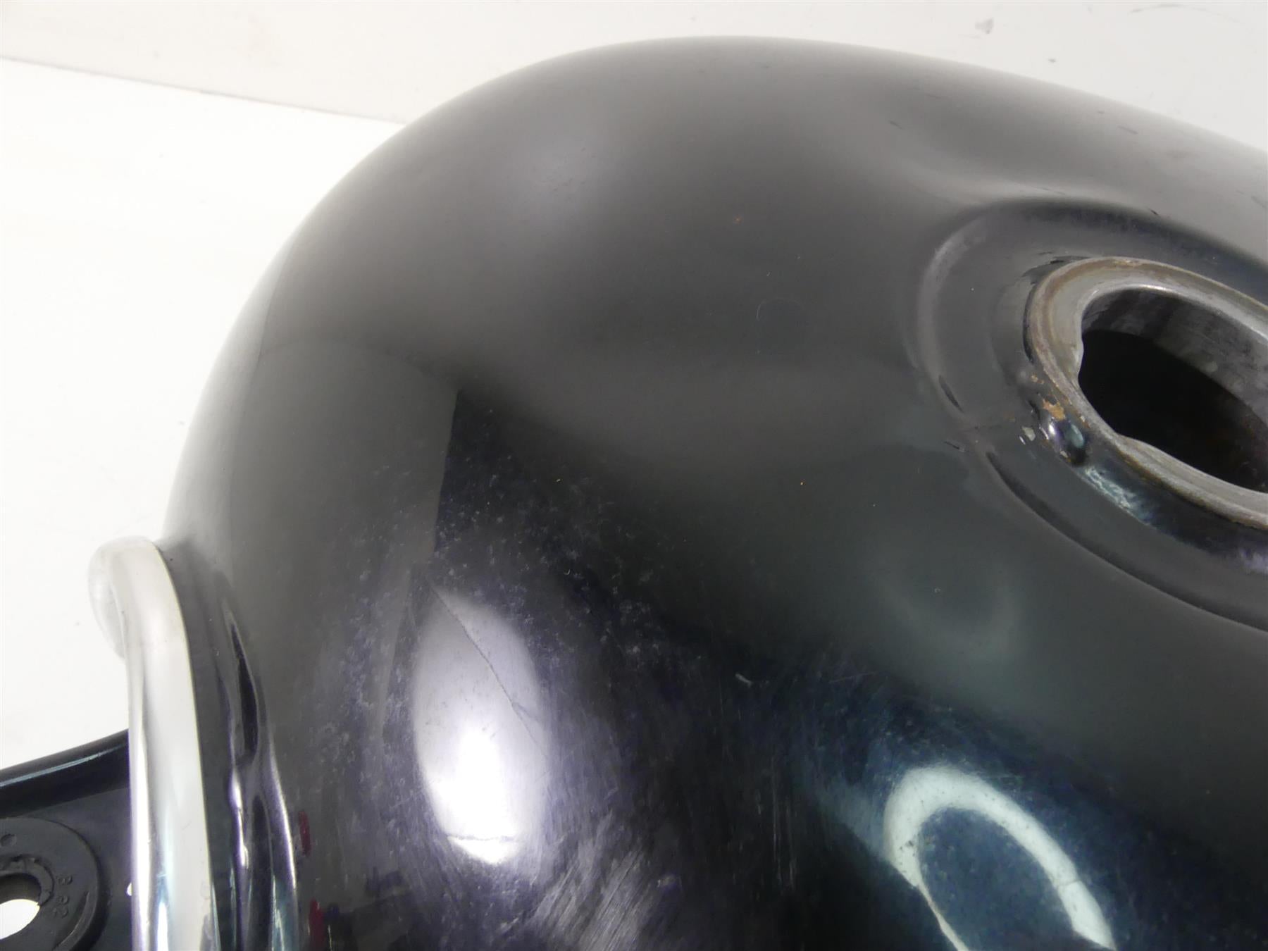 2007 Honda VT1100 C Shadow Spirit Fuel Gas Petrol Tank -Read 17520-MAA-B00 {{ shop.shopifyCountryName }} - Mototech271