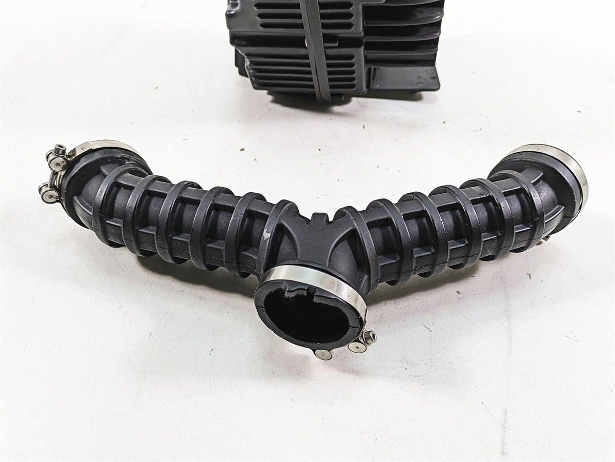 2013 Moto Guzzi V7 750 Stone Air Box Cleaner Breather & Y-Pipe 8878421 {{ shop.shopifyCountryName }} - Mototech271