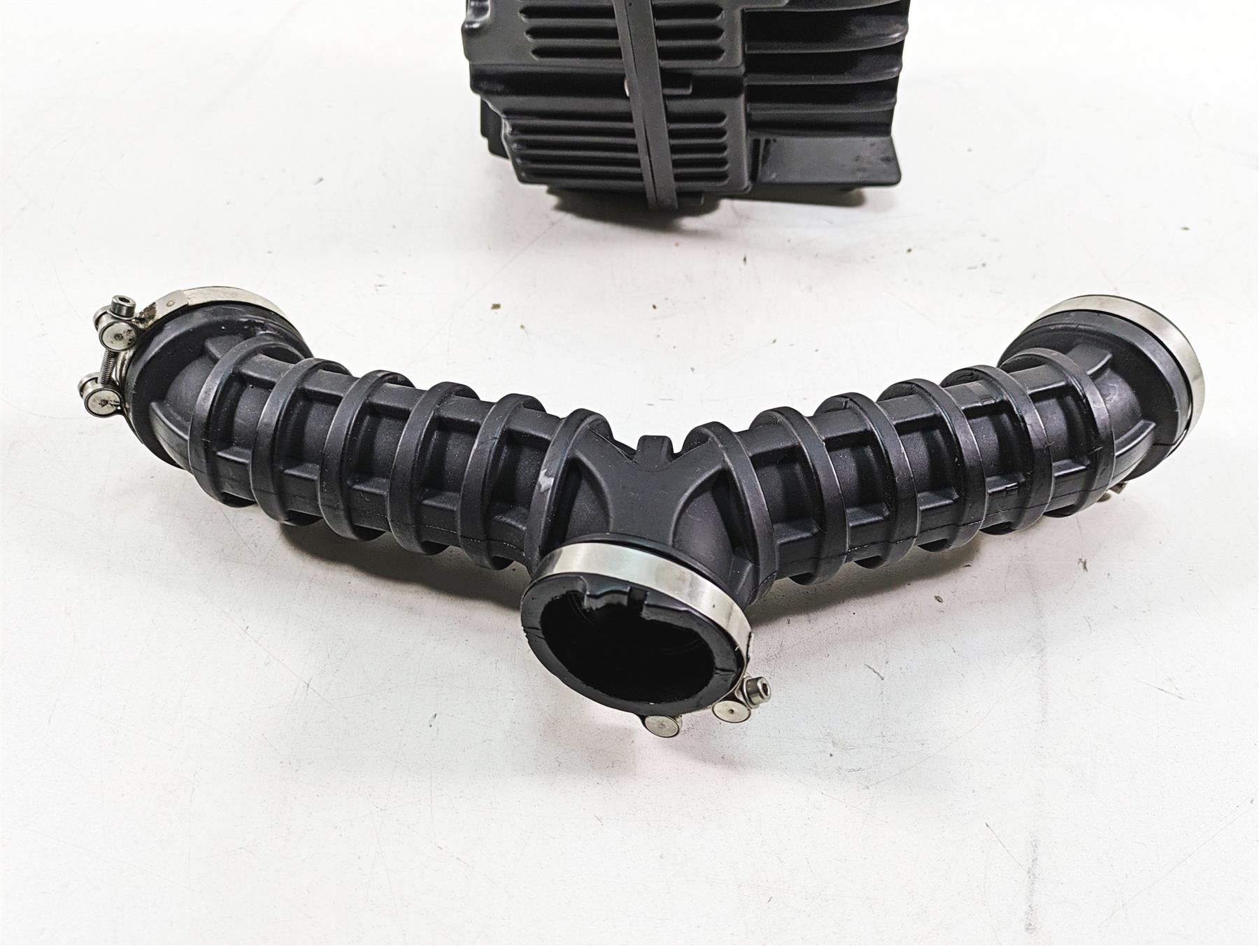 2013 Moto Guzzi V7 750 Stone Air Box Cleaner Breather & Y-Pipe 8878421 {{ shop.shopifyCountryName }} - Mototech271
