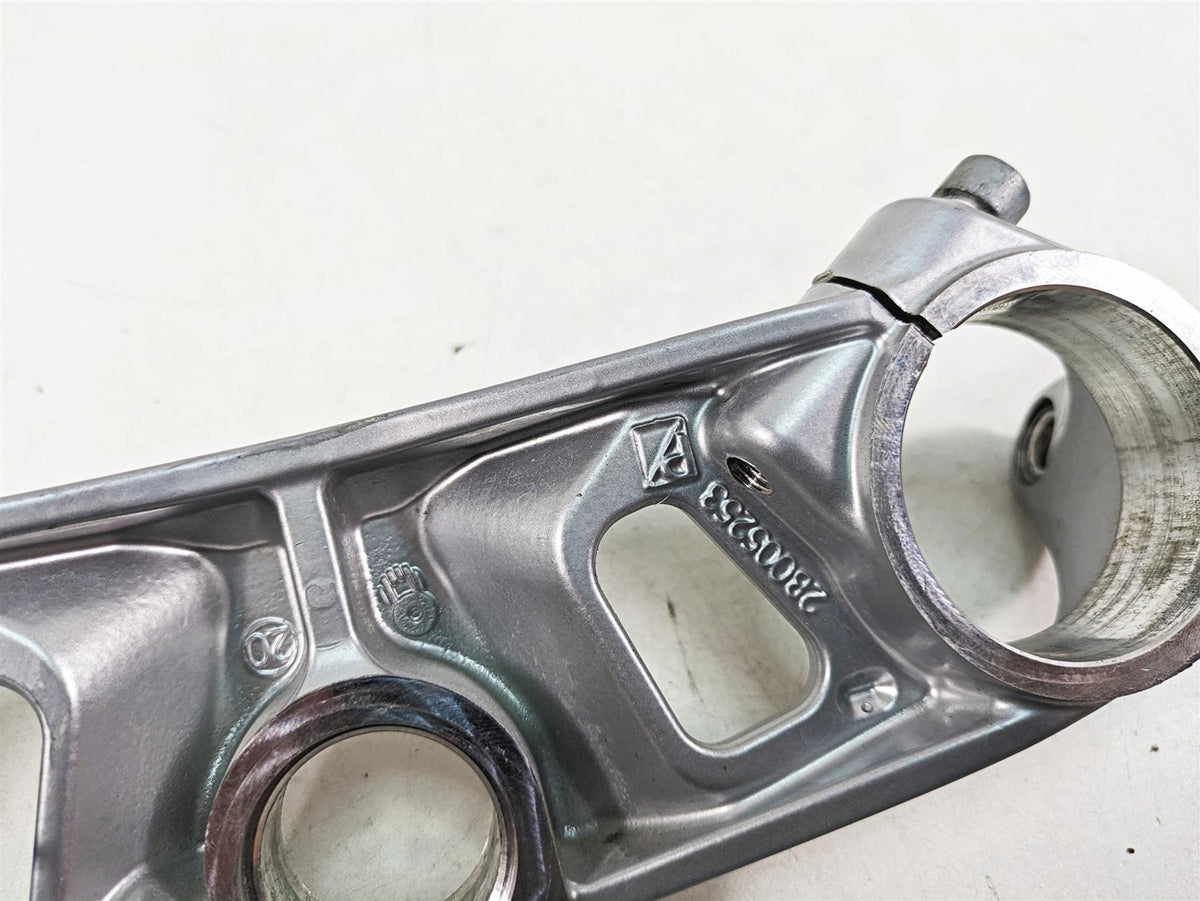 2021 Aprilia RS660 Upper Triple Tree Steering Clamp 51mm - Read 2B005253 {{ shop.shopifyCountryName }} - Mototech271