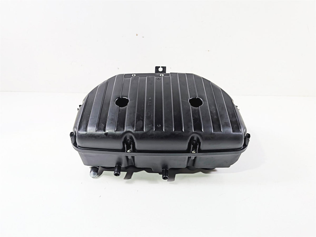 2024 Suzuki GSXR600 Air Box Cleaner Breather Filter 13720-14J01 {{ shop.shopifyCountryName }} - Mototech271
