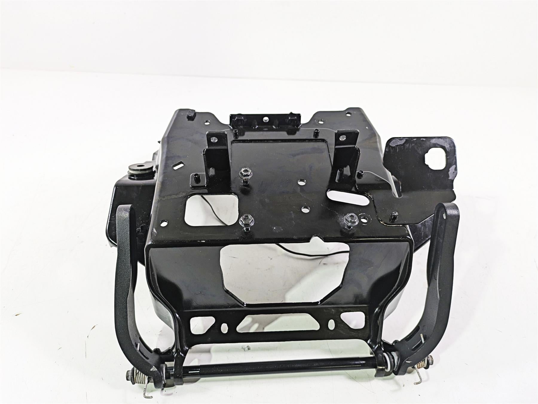2018 Indian Chieftain Limited Front Fairing Stay Holder Carrier 1022608 {{ shop.shopifyCountryName }} - Mototech271