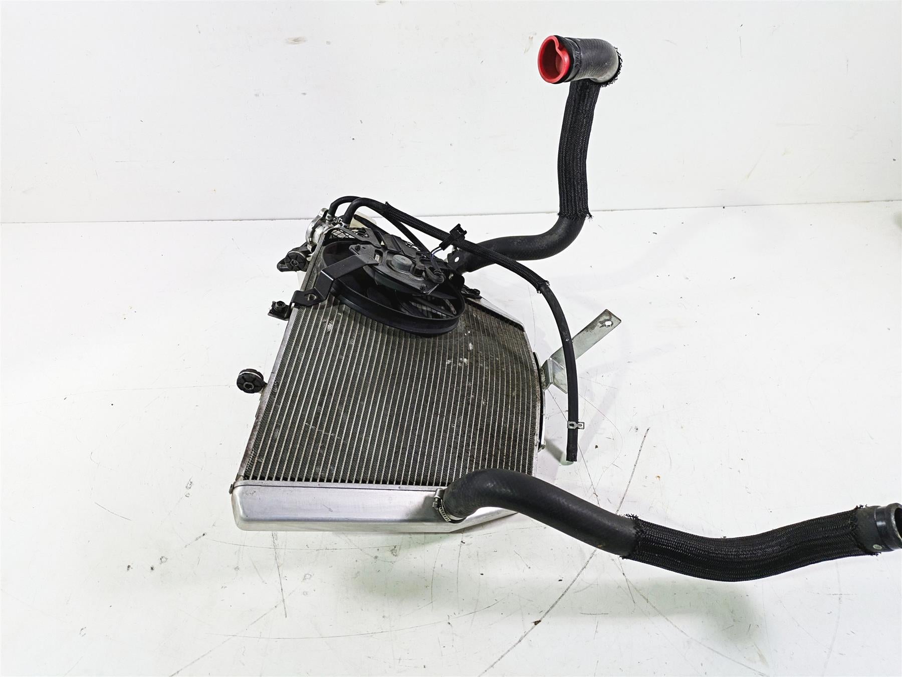 2016 Suzuki GSXR1000 Radiator Fan Reservoir Hoses Set - No Leaks 17710-47H10 {{ shop.shopifyCountryName }} - Mototech271