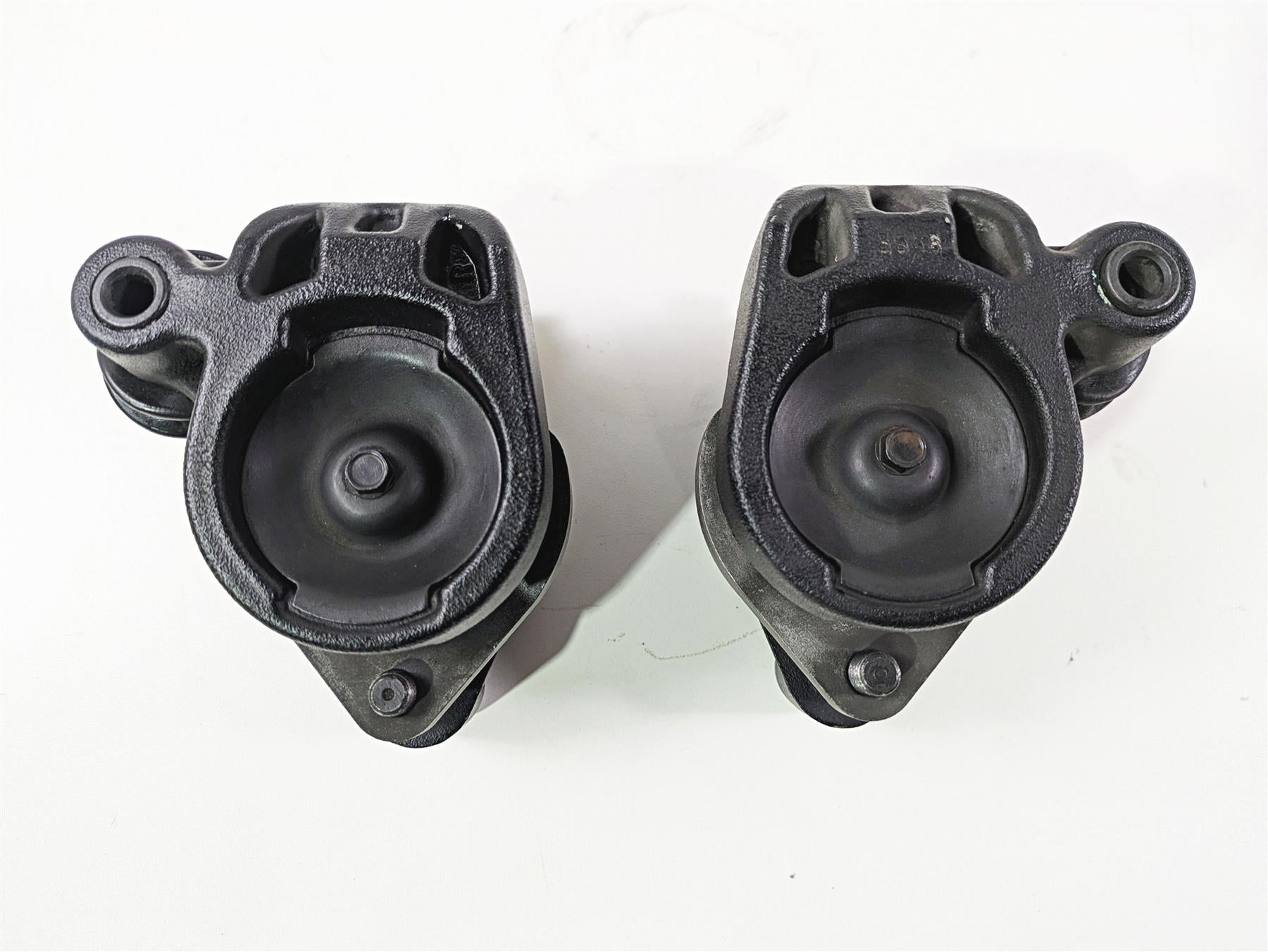 1999 Harley Dyna FXDL Low Rider Front Brake Caliper Set 44023-83C 44046-84C {{ shop.shopifyCountryName }} - Mototech271