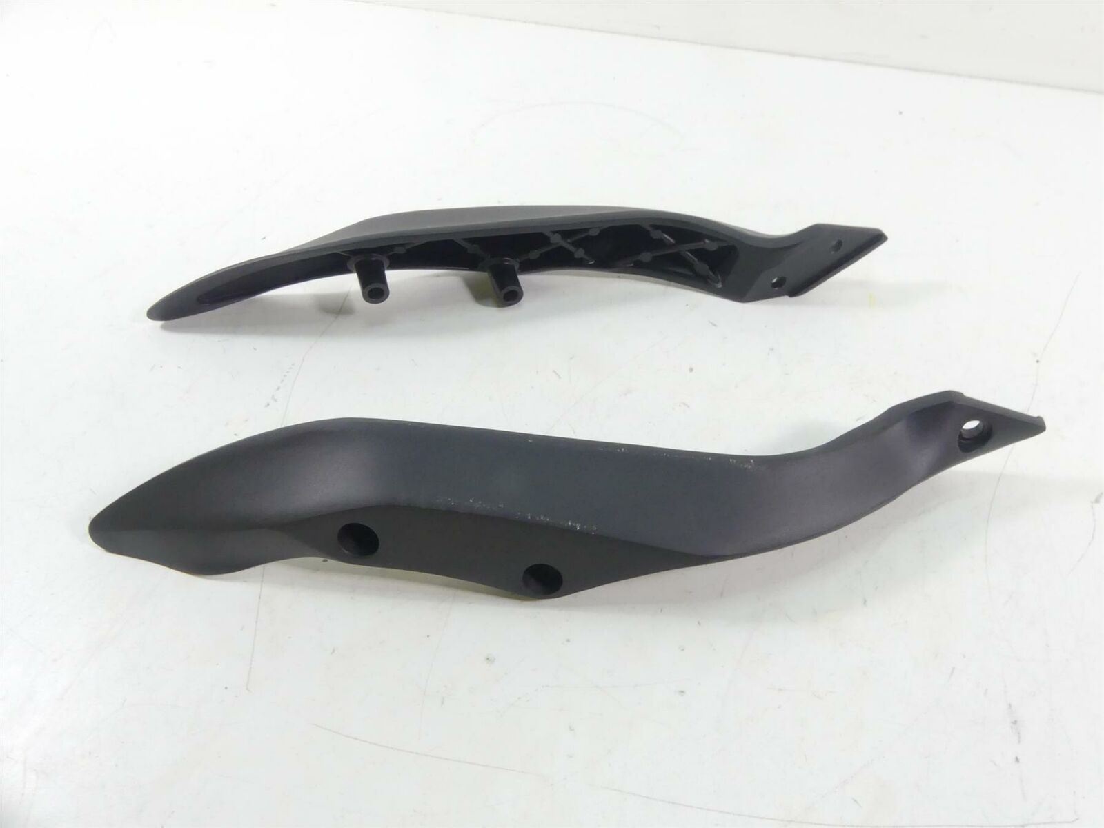 2020 Yamaha VMX17 1700 Rear Fender Struts Support Brackets Set 2S3-2161A-10-00 {{ shop.shopifyCountryName }} - Mototech271