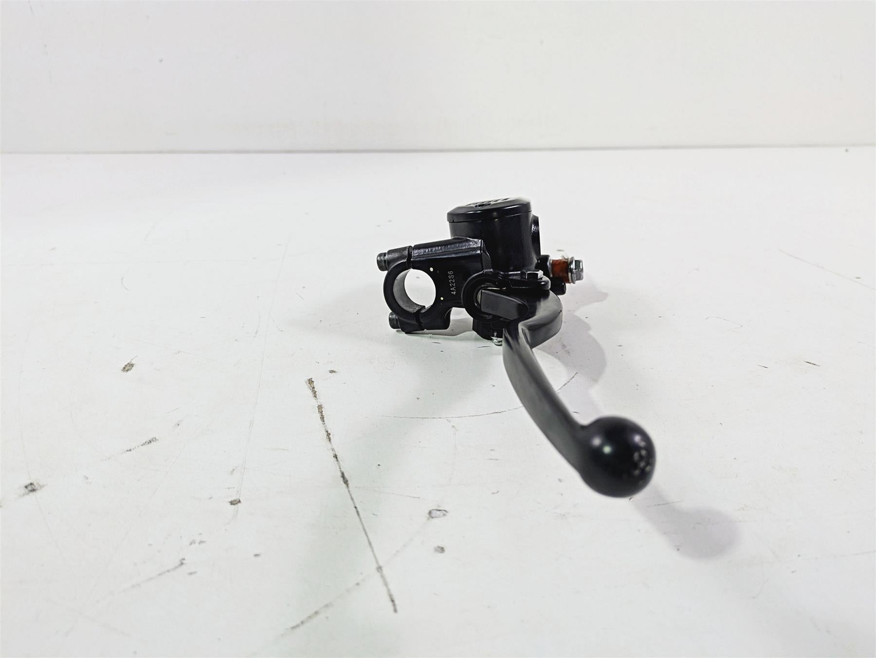 2023 Kawasaki EX400 Ninja Front Brake Master Cylinder + Lever 43015-0713 {{ shop.shopifyCountryName }} - Mototech271