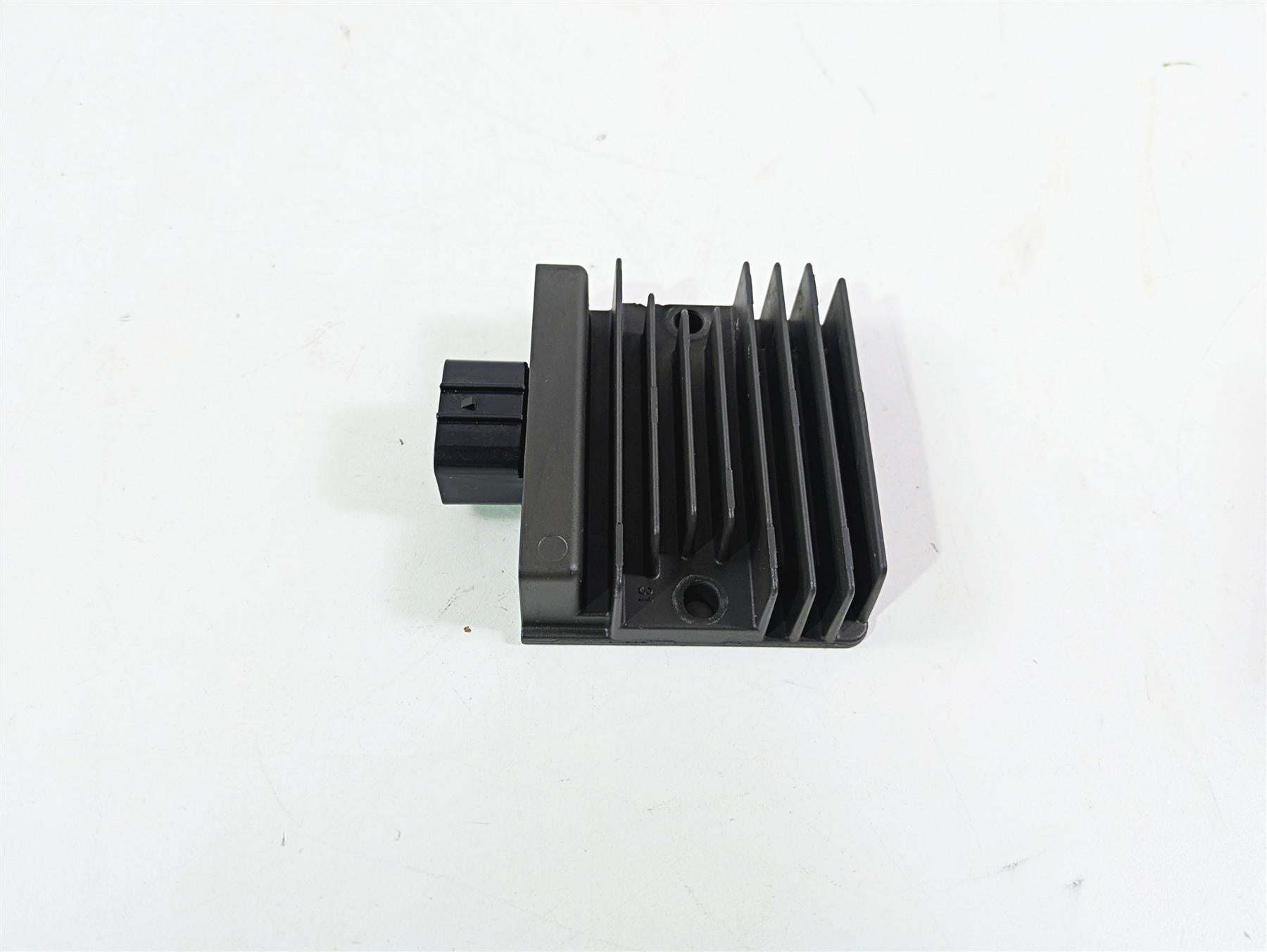 2020 Kawasaki Z900 ZR900 Rectifier Voltage Regulator SH868BA 21066-0753 {{ shop.shopifyCountryName }} - Mototech271