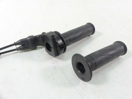 2020 Yamaha VMX17 1700 Throttle Accelerate Cable Grip Grab Set 4YR-26240-02-00 {{ shop.shopifyCountryName }} - Mototech271