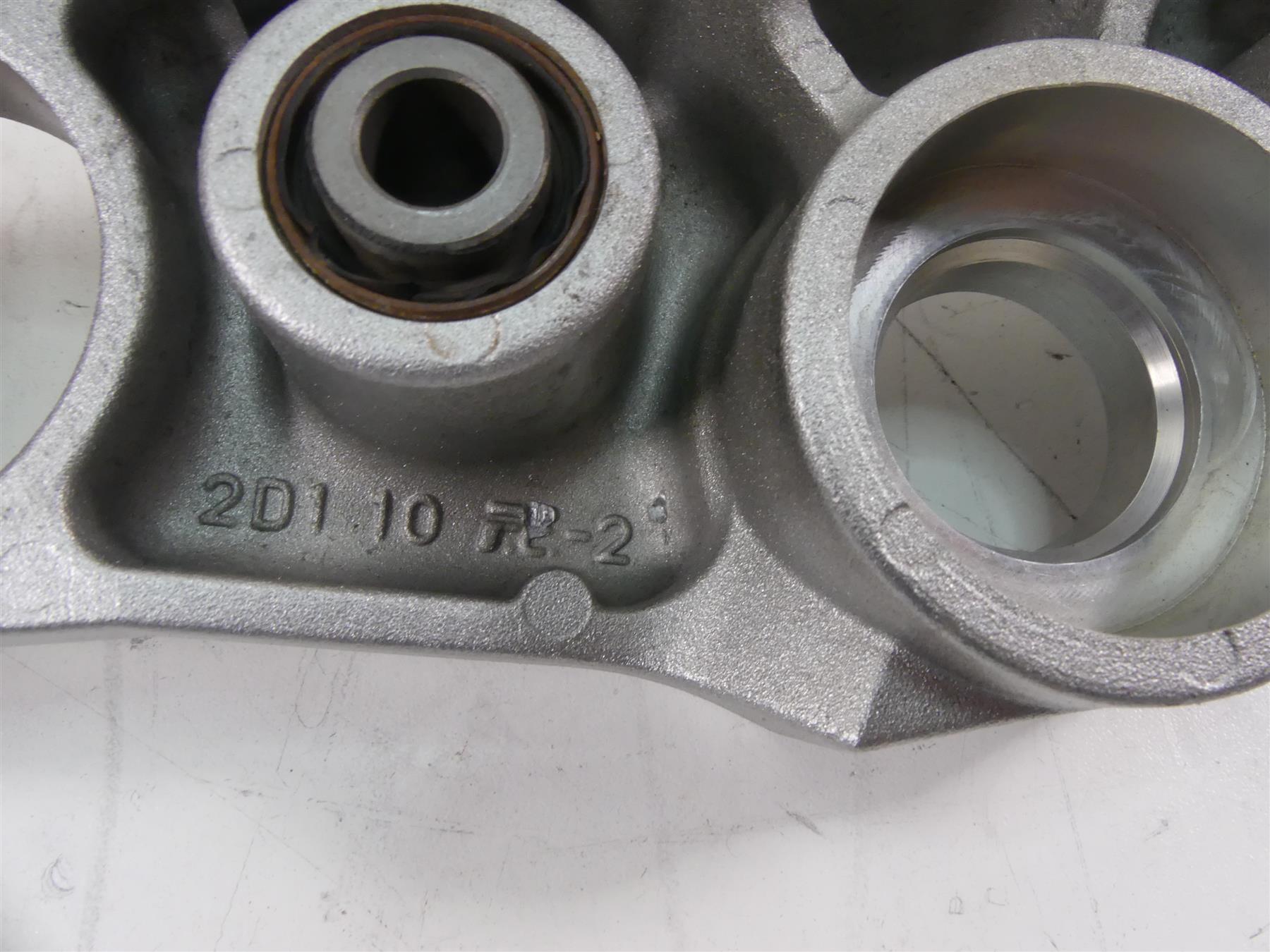 2007 Yamaha FZ1 Fazer Upper Triple Tree Steering Clamp 50mm 2D1-23405-11-00 {{ shop.shopifyCountryName }} - Mototech271