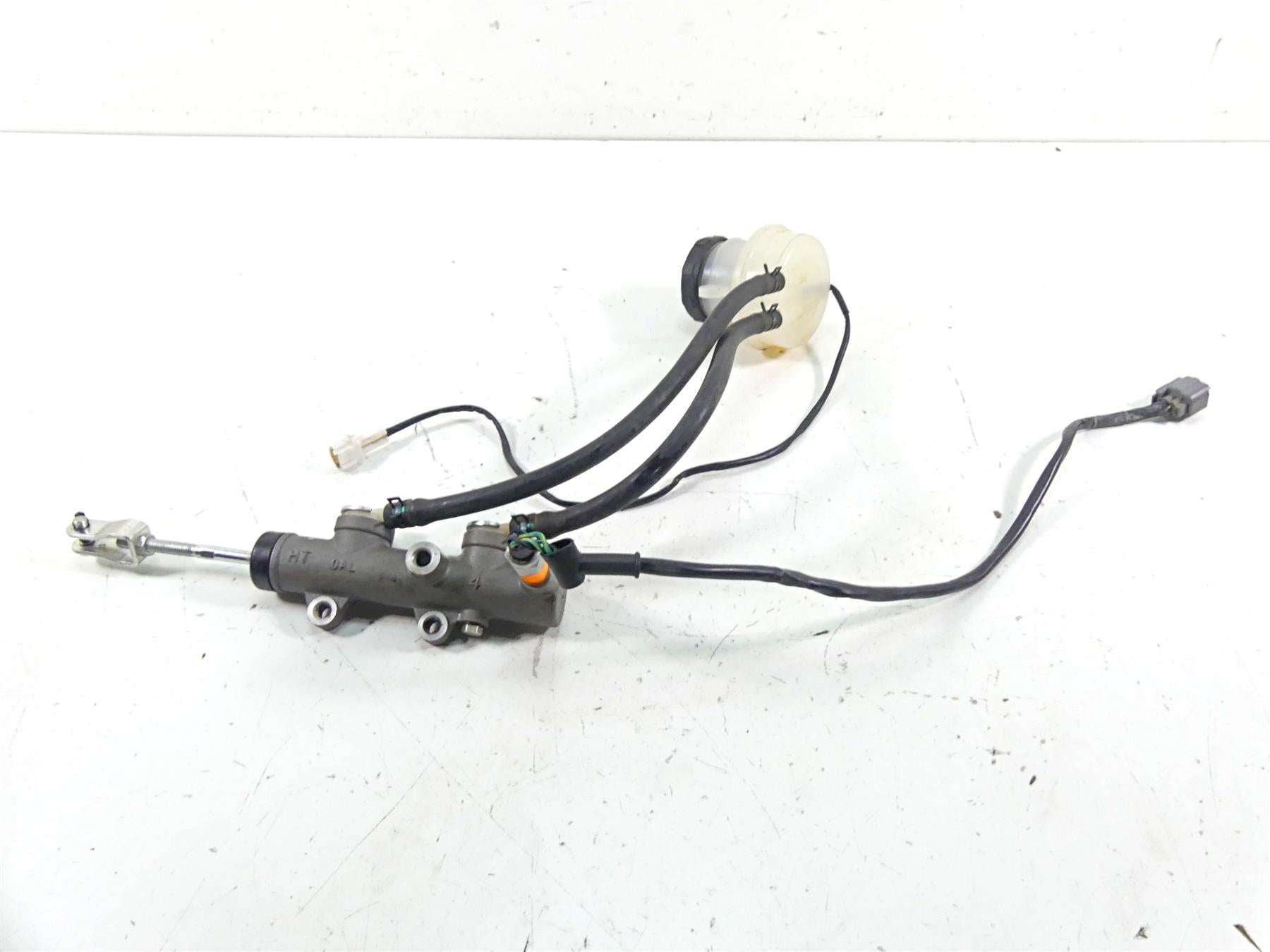 2021 CFMoto Zforce 950 Sport Main Brake Master Cylinder 5BWB-081100 {{ shop.shopifyCountryName }} - Mototech271