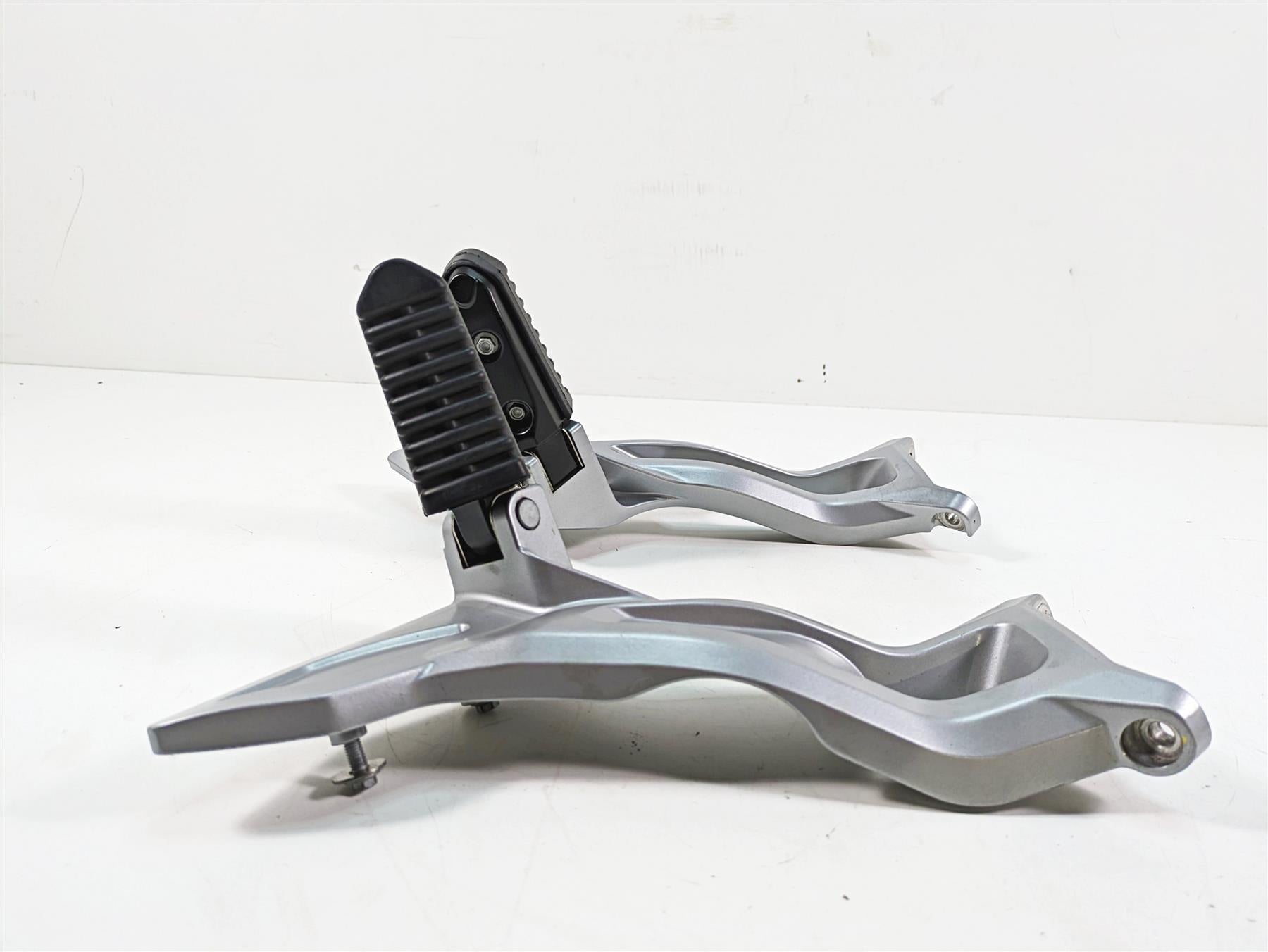 2020 Moto Guzzi V85 TT Adventure Rear Passenger Footpeg Rest Set 2B005628 {{ shop.shopifyCountryName }} - Mototech271