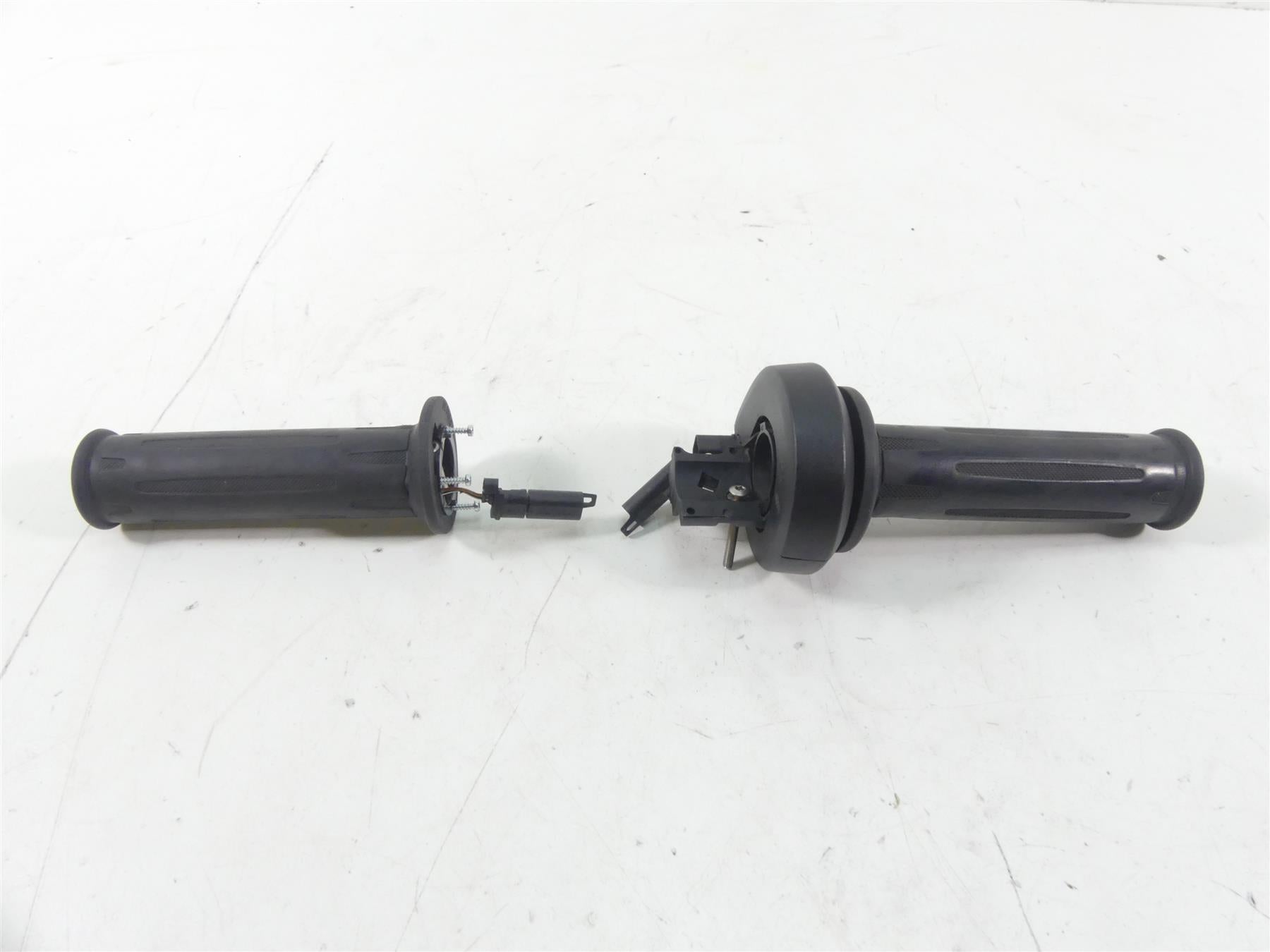 2017 BMW R1200RT K52 Heated Left Right Throttle Grip Set 61318552117 61318552122