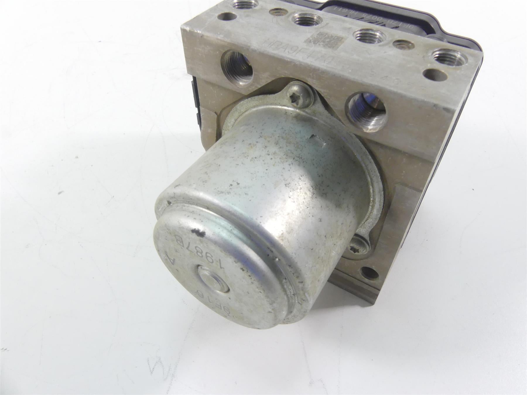 2020 Honda Talon SXS1000R S2R Nissin Vsa Modulator Abs Pump 57110-HL6-A01 {{ shop.shopifyCountryName }} - Mototech271