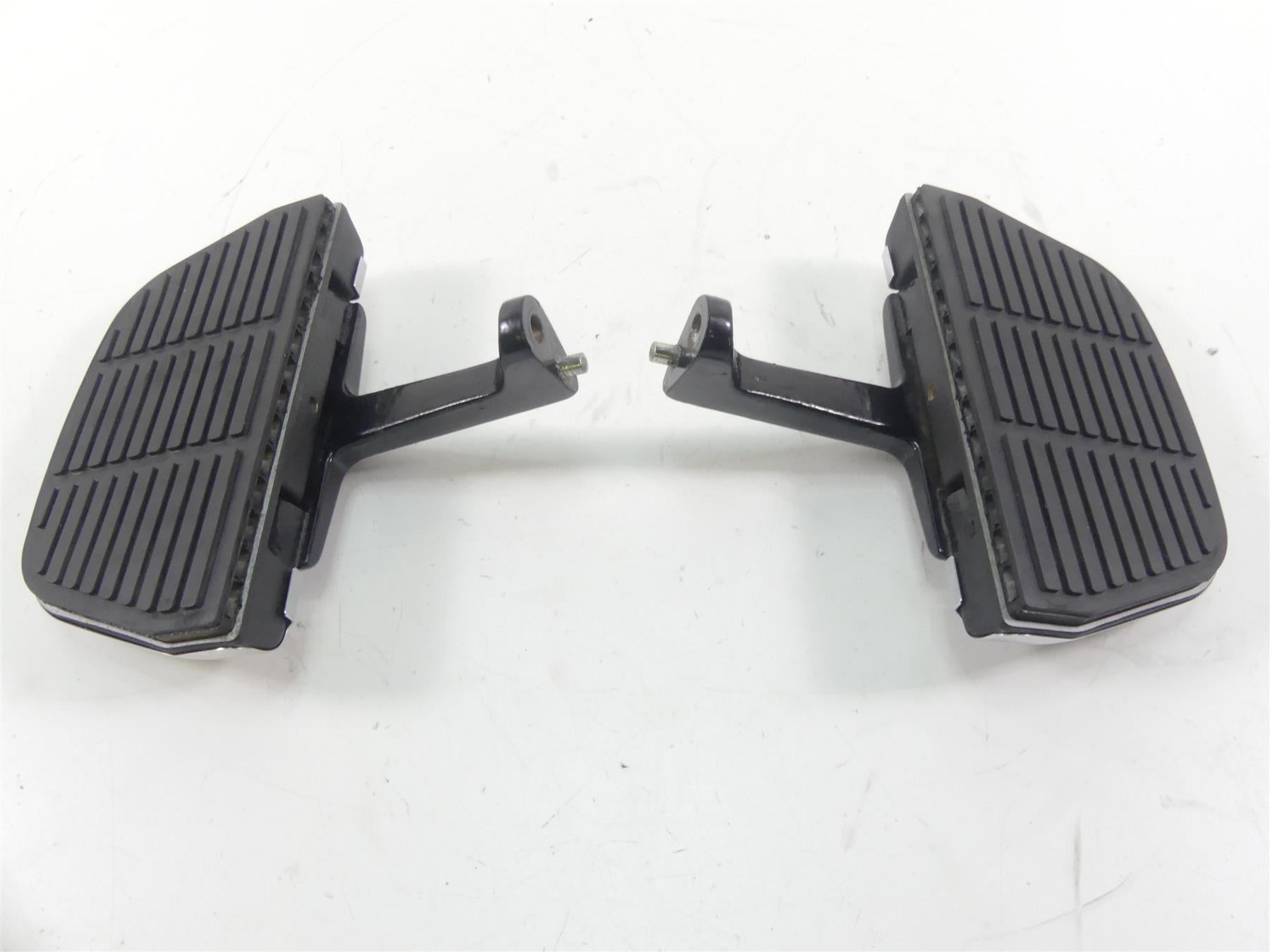 1999 Harley Touring FLHTCUI Electra Glide Rear Passenger Floor Boards 52719-93B