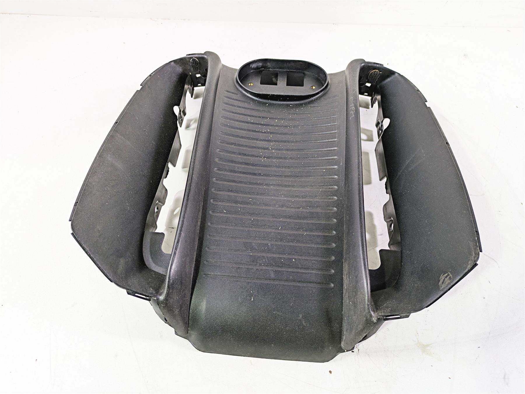 2013 Harley VRSCF Muscle Rod Radiator Center Cover Fairing 26826-09 {{ shop.shopifyCountryName }} - Mototech271