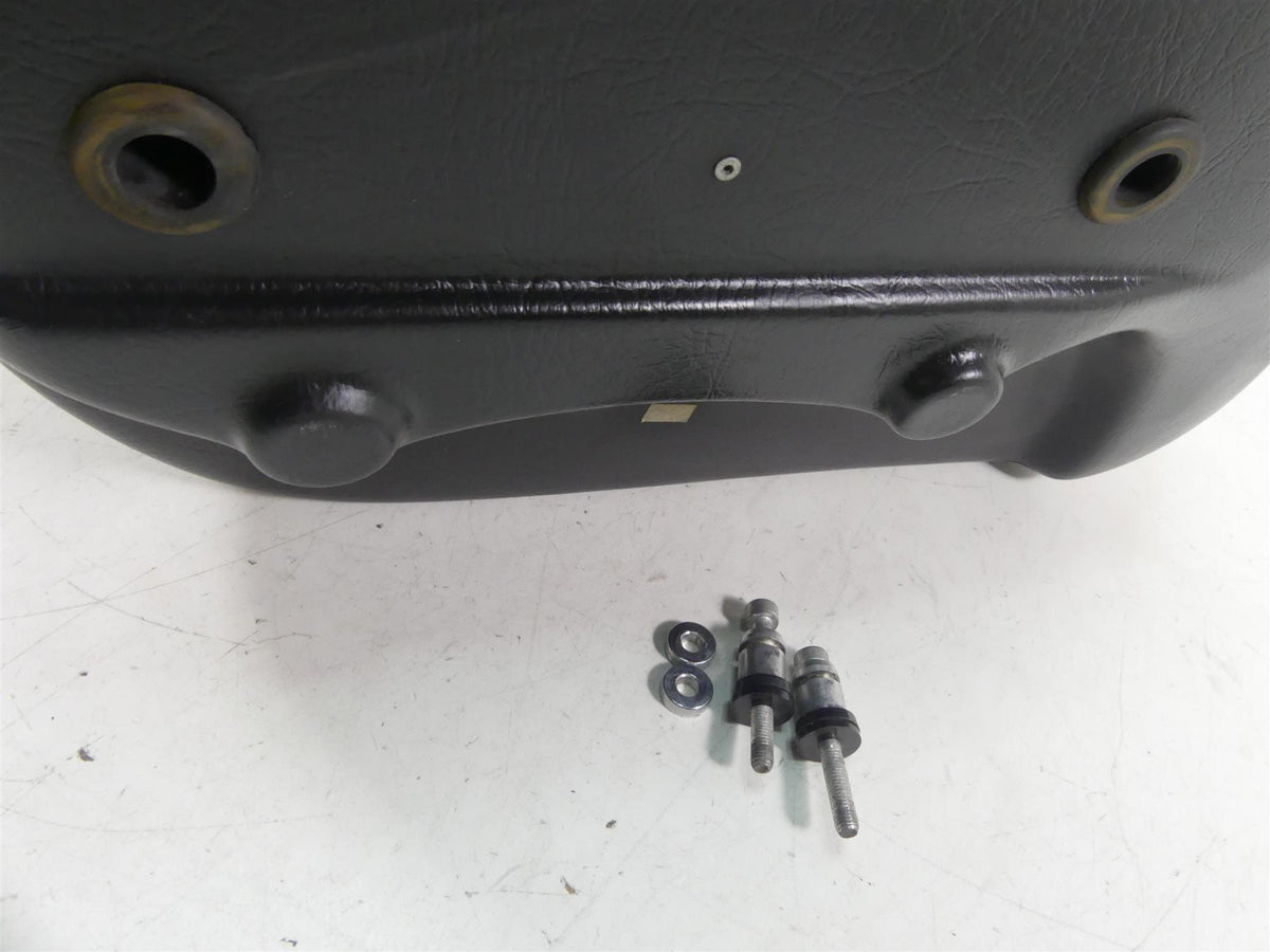 2002 Yamaha XVS1100 V-Star Right Leatherlyke Saddlebag - Read ACC625 {{ shop.shopifyCountryName }} - Mototech271