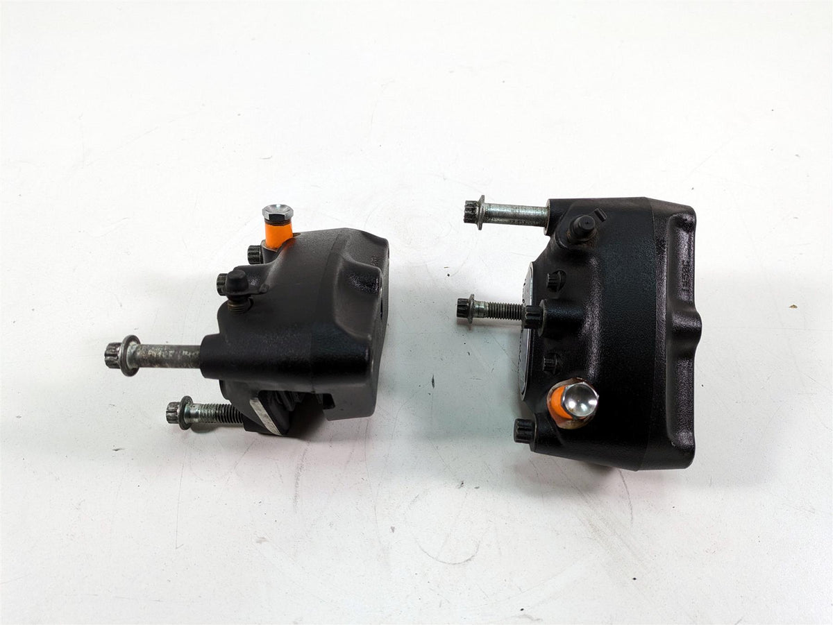 2000 Harley Dyna FXDL Low Rider Front Brake Caliper Set 44023-00C 44046-00D {{ shop.shopifyCountryName }} - Mototech271