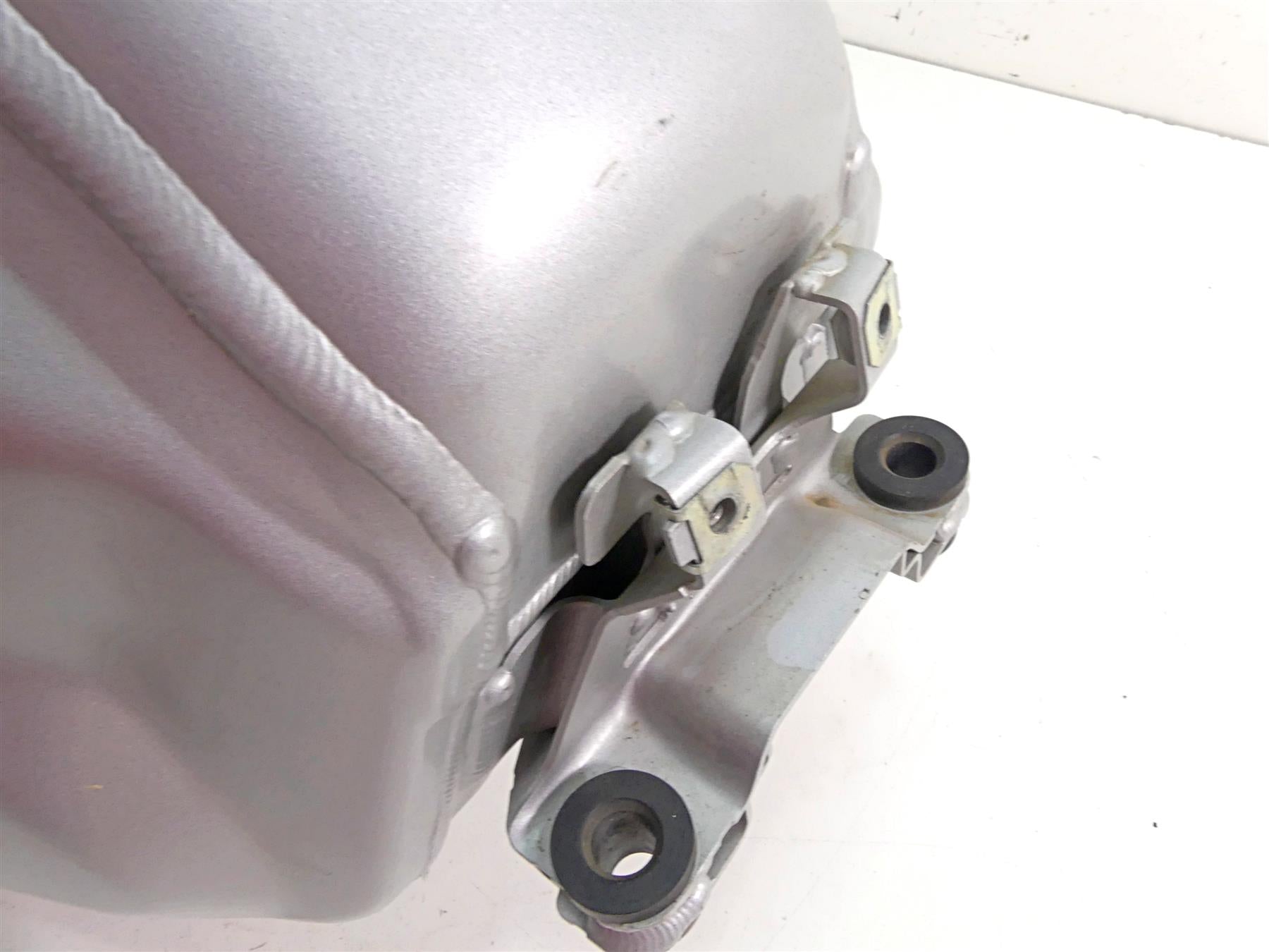 2016 BMW R1200GS Adv K51 Fuel Gas Petrol Tank - No Dents 16118536188 {{ shop.shopifyCountryName }} - Mototech271