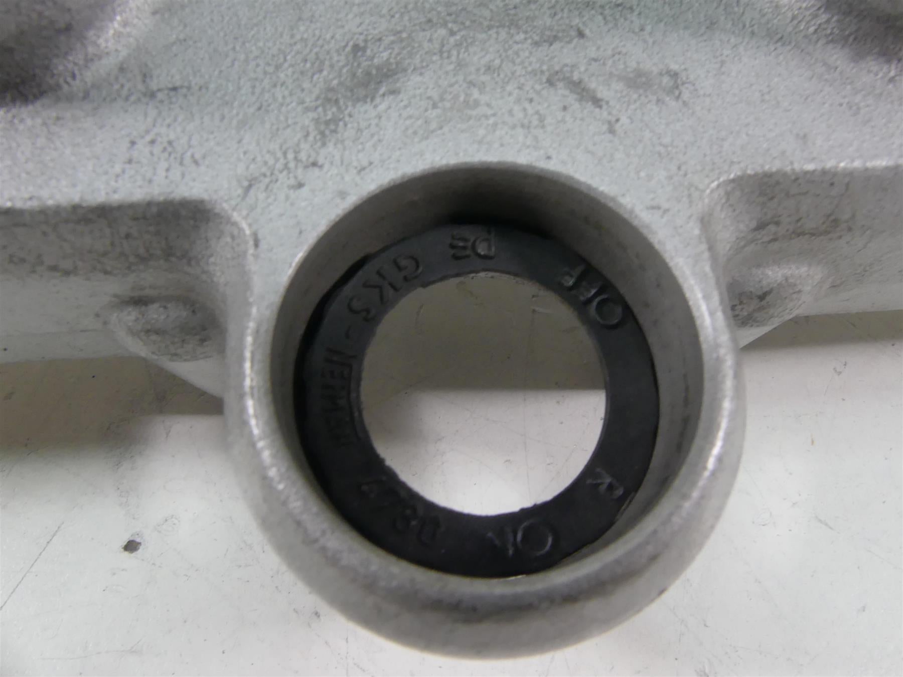 2003 BMW R1150 GS R21 Showa Upper Triple Tree Steering Clamp 31422314505 {{ shop.shopifyCountryName }} - Mototech271