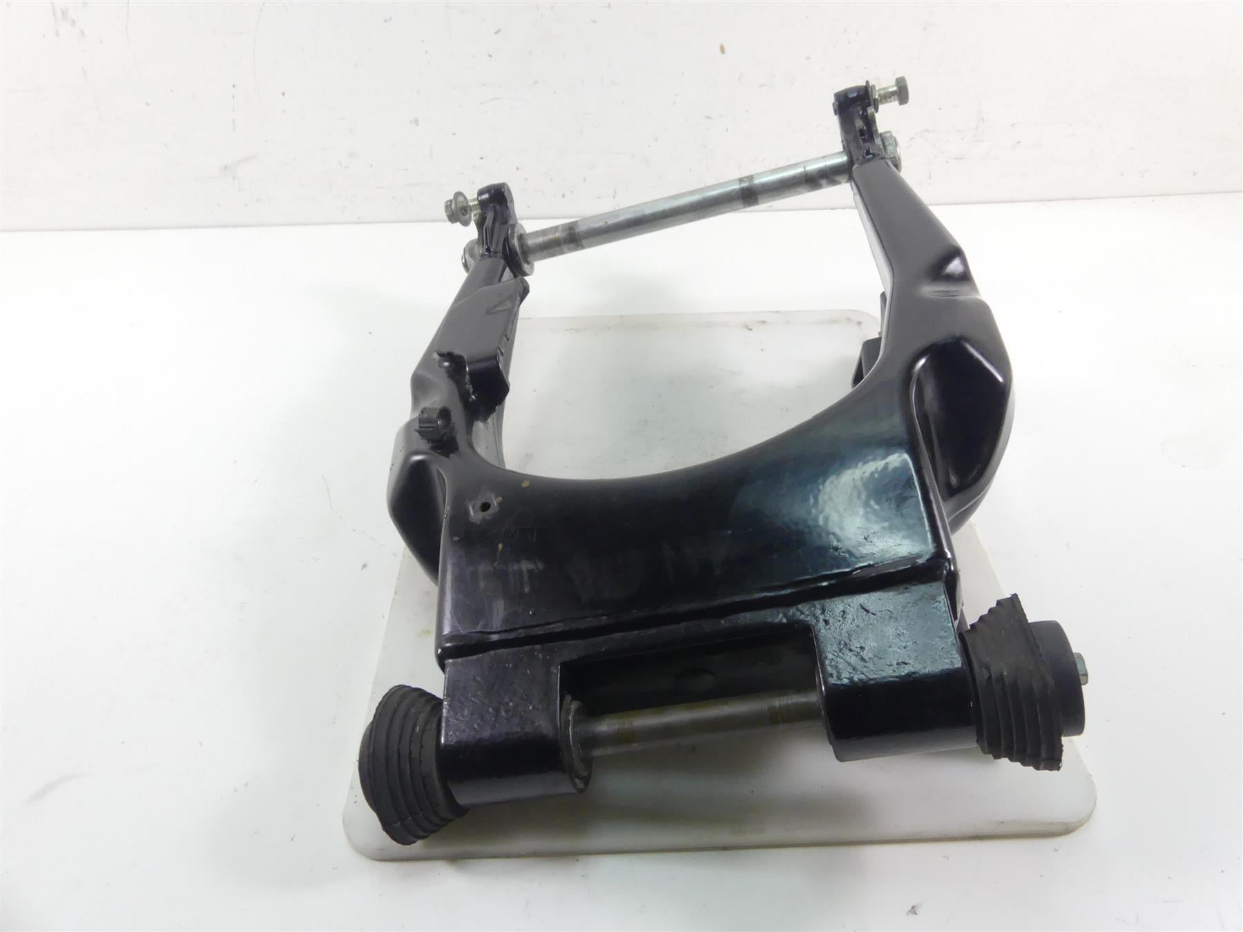 2011 Harley Touring FLTRU Road Glide Rear Swing Arm Swingarm + Axle 45470-09 {{ shop.shopifyCountryName }} - Mototech271