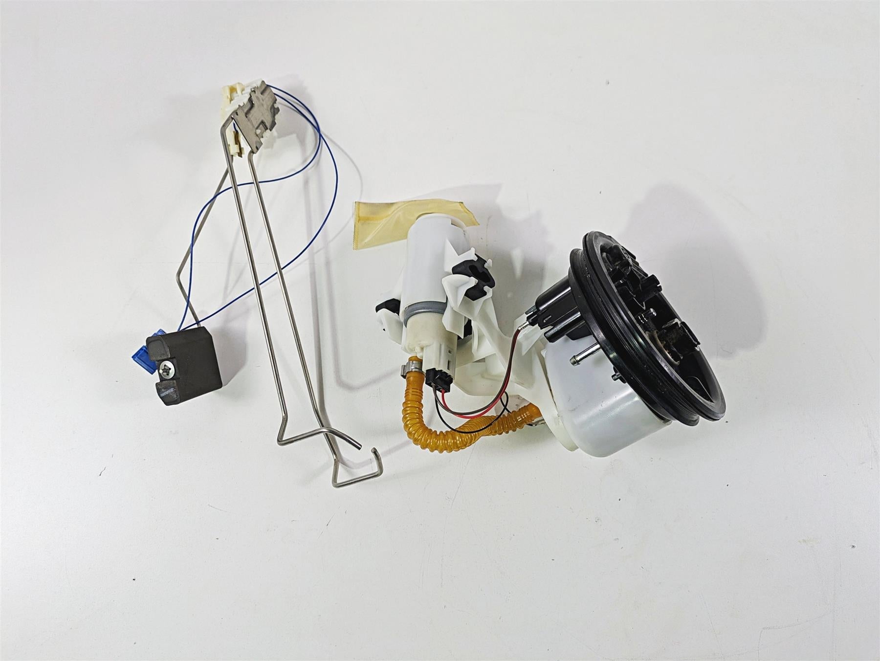 2014 BMW K1300S K40 Fuel Gas Petrol Pump & Level Sending Unit 16137656904 {{ shop.shopifyCountryName }} - Mototech271