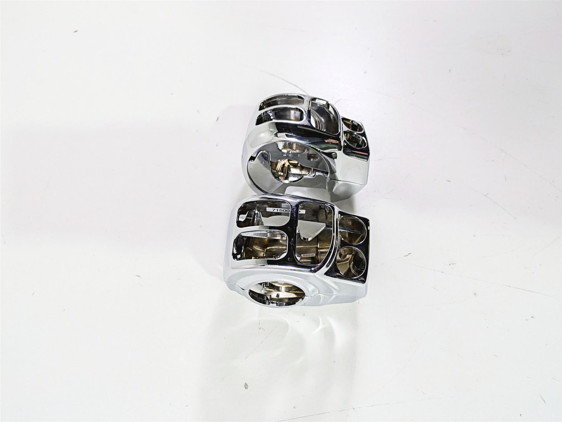 2017 Harley Touring FLHTKSE CVO E-Glide Chrome Control Switch Cover Set 71500341 {{ shop.shopifyCountryName }} - Mototech271