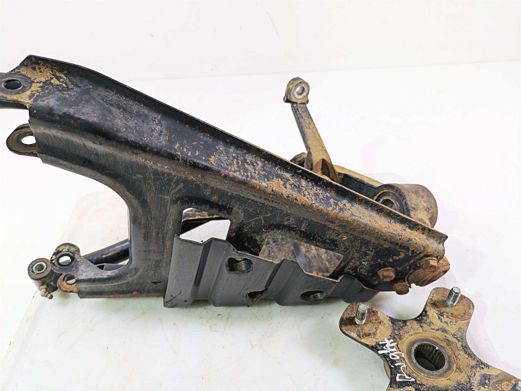 2011 Can-Am Outlander 650 4X4 XT Front Right Control Arm Knee Set 706201022 {{ shop.shopifyCountryName }} - Mototech271