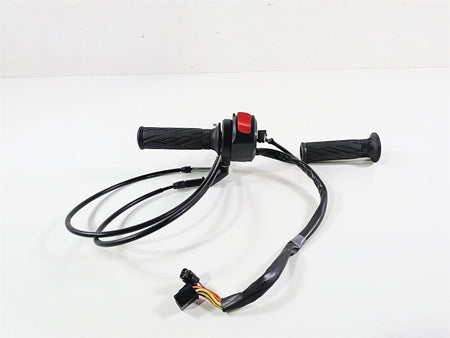 2024 Suzuki GSXR600 Right Hand Control Switch Throttle 37200-47H30 {{ shop.shopifyCountryName }} - Mototech271