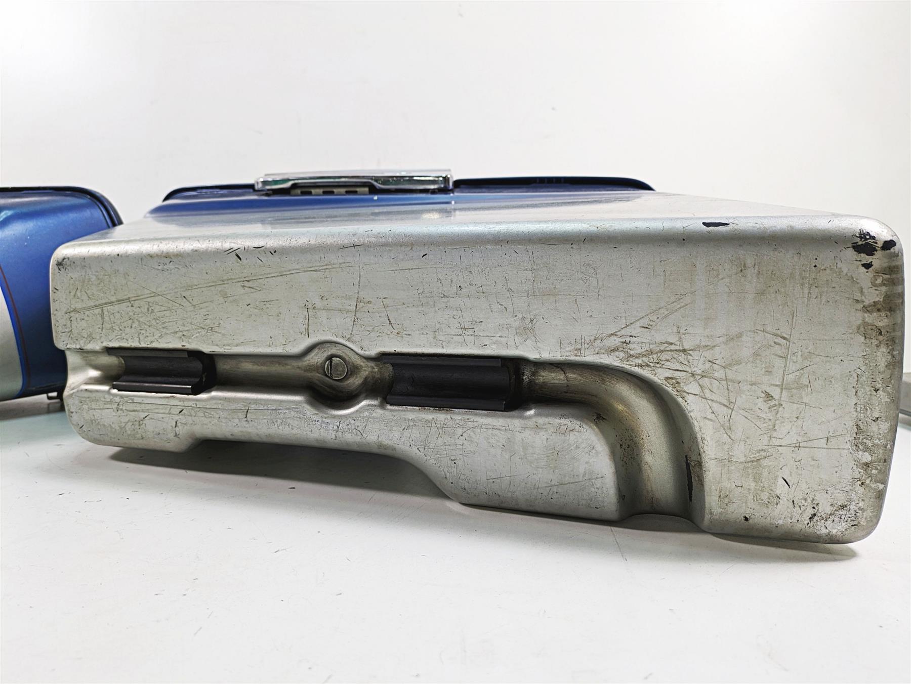 2005 Harley Touring FLHTCUI Electra Glide Saddlebag Saddle Bag Set 90753-93 {{ shop.shopifyCountryName }} - Mototech271