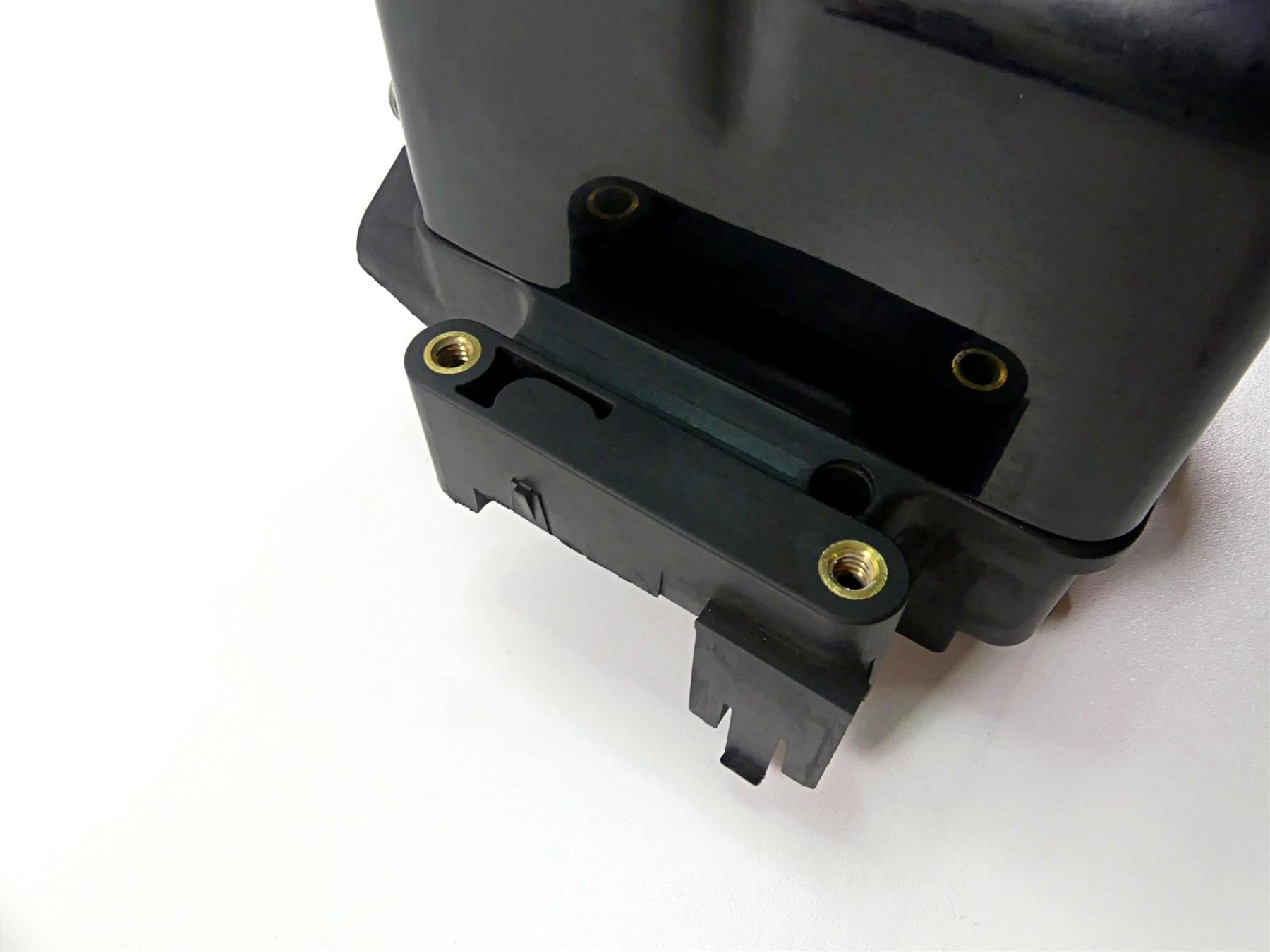 2017 Harley Dyna FXDB Street Bob Electrical Carrier & Black Side Cover 70367-12 {{ shop.shopifyCountryName }} - Mototech271