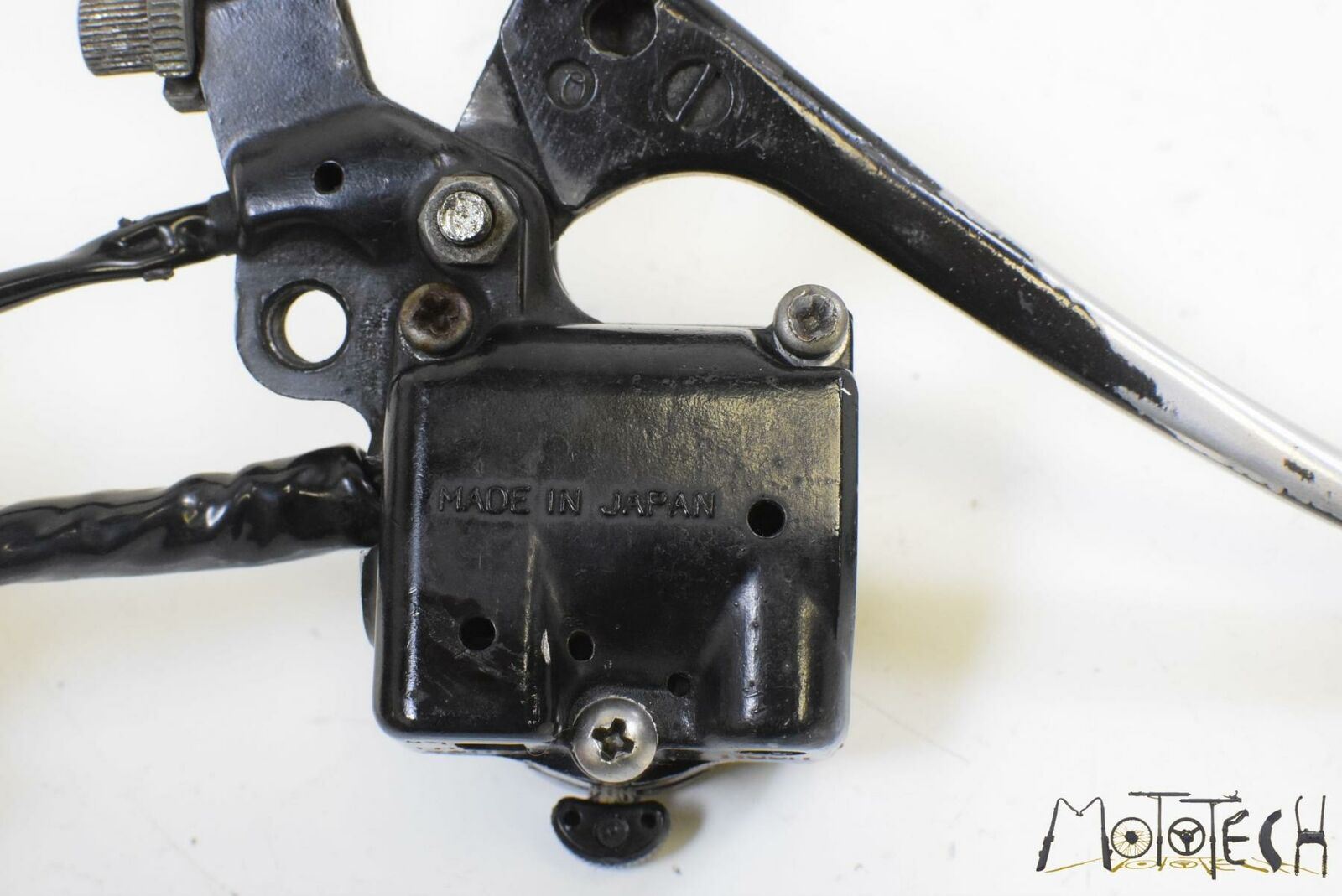 1976 Honda CB750F CB750 Supersport Clutch Perch Blinker CTRL Switch 35130377P00P {{ shop.shopifyCountryName }} - Mototech271