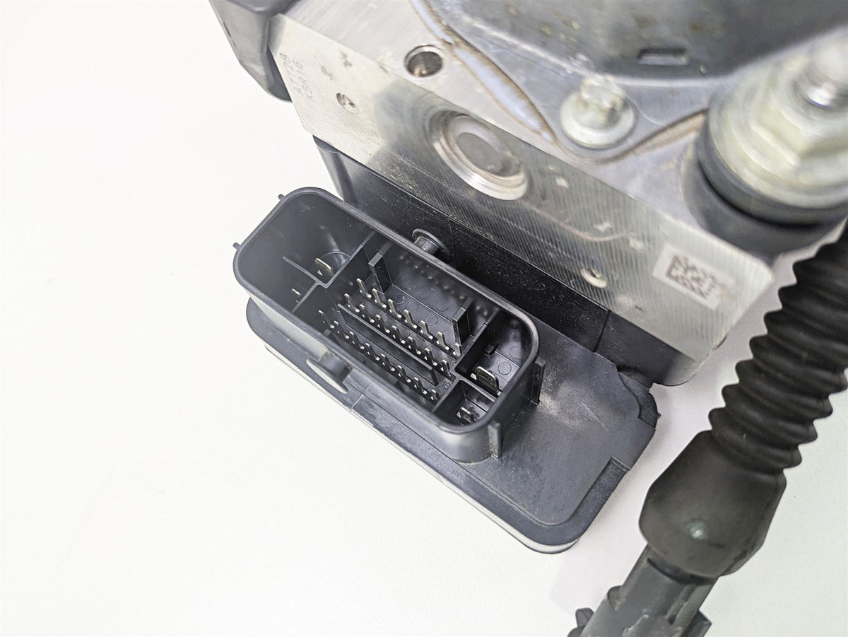 2017 KTM 1290 Super Duke GT Abs Brake Pump Control Module 60442031144 {{ shop.shopifyCountryName }} - Mototech271