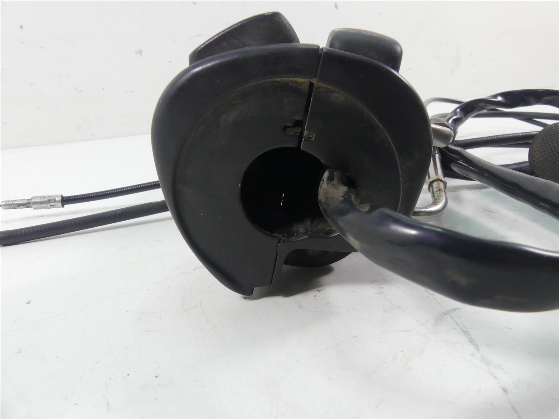 2013 Harley VRSCDX Night Rod Special Right Hand Start Control Switch 71684-06A {{ shop.shopifyCountryName }} - Mototech271