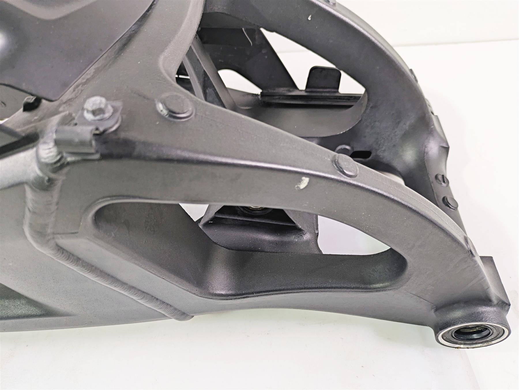 2016 Kawasaki ZX10R Ninja Straight Rear Swingarm Swing Arm 33001-0648 {{ shop.shopifyCountryName }} - Mototech271