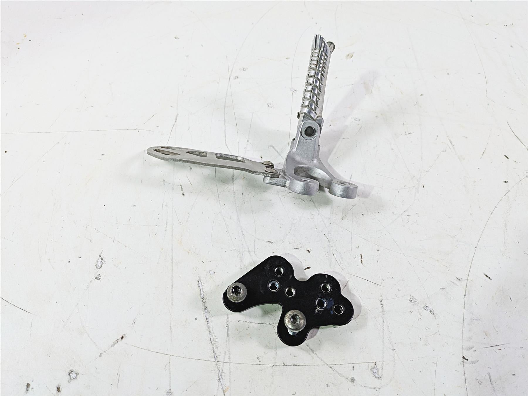2016 Suzuki GSXR1000 Left Front Rider Driver Foot Peg & Mount 43521-47H20 {{ shop.shopifyCountryName }} - Mototech271