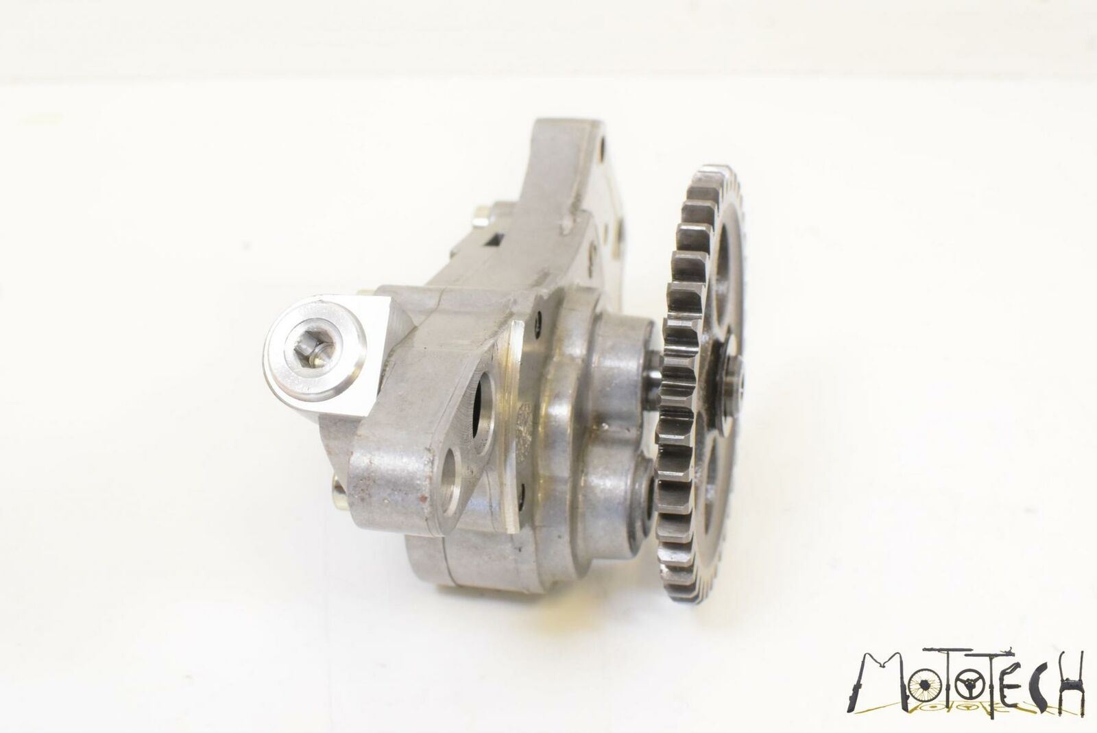 2007 Ducati 1098 S COMPLETE Oil Pump Assembly w/ Gears and Bolts 17420381A {{ shop.shopifyCountryName }} - Mototech271