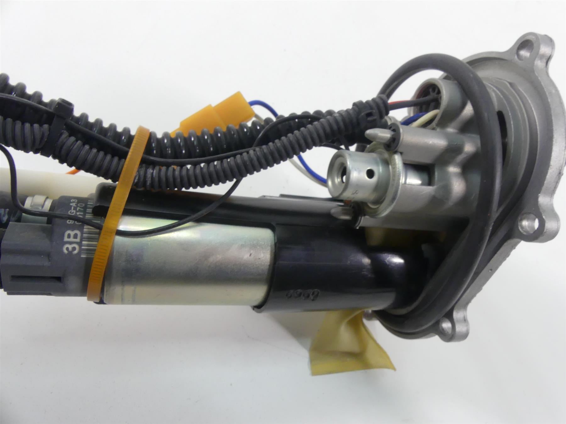 2010 Ducati Streetfighter 1098 S Fuel Gas Petrol Pump 7K - Tested 16023661A {{ shop.shopifyCountryName }} - Mototech271