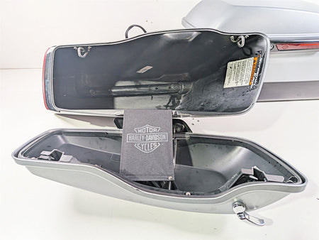 2020 Harley Touring FLTRK Road Glide Left Right Saddlebag Set 90200412 90200414 {{ shop.shopifyCountryName }} - Mototech271