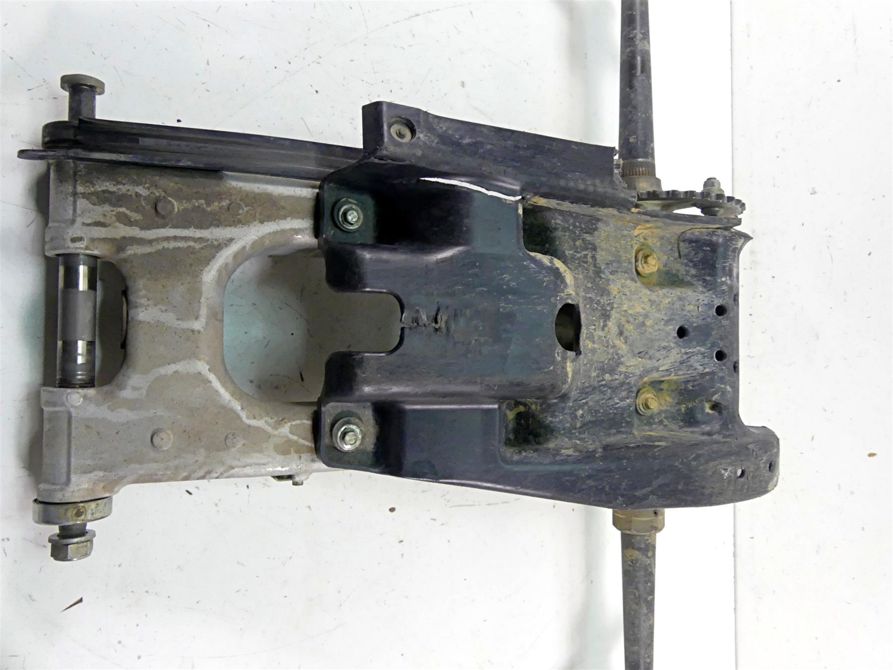 2017 Yamaha YFM Raptor 700R SE Rear Trailing Swing Arm & Axle 1S3-22110-00-00 {{ shop.shopifyCountryName }} - Mototech271