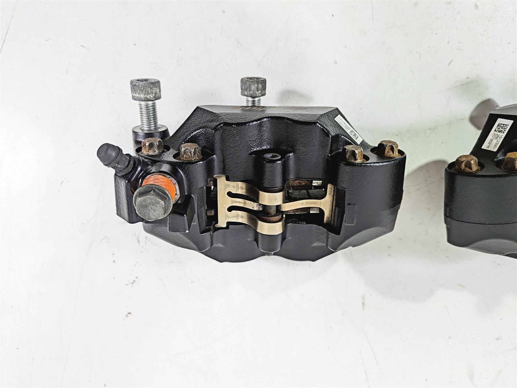 2018 Indian Chieftain Limited Front Brake Caliper Set 1912390 1912391 {{ shop.shopifyCountryName }} - Mototech271