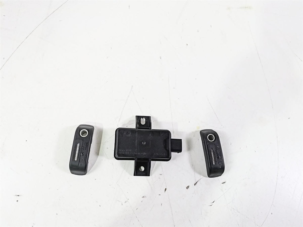 2016 BMW R1200RS K54 Tire Pressure Sensors & Rdc Module 36318532732 65758546222 {{ shop.shopifyCountryName }} - Mototech271
