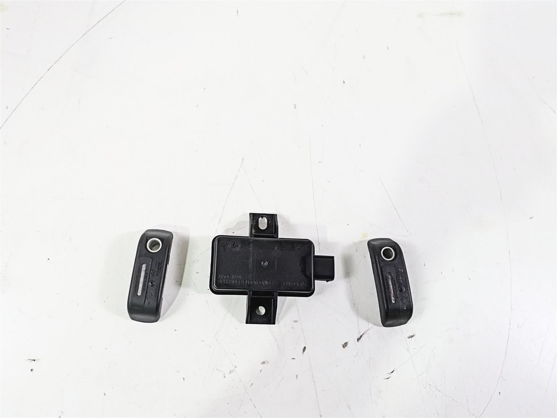 2016 BMW R1200RS K54 Tire Pressure Sensors & Rdc Module 36318532732 65758546222 {{ shop.shopifyCountryName }} - Mototech271