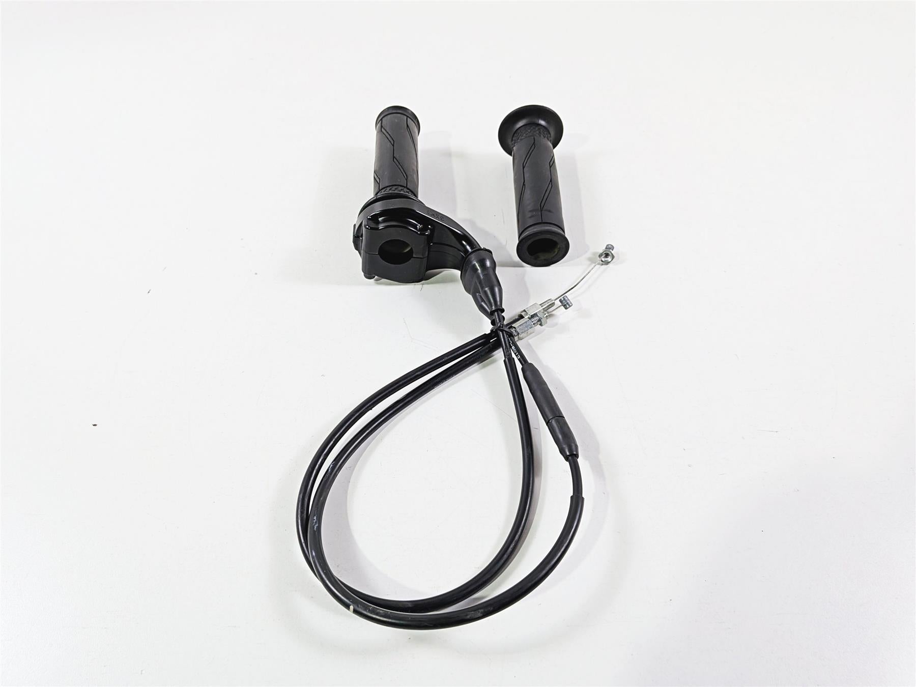 2016 Yamaha YZF R1 RN32 Hand Throttle Grip & Cables 5VY-26281-00-00 {{ shop.shopifyCountryName }} - Mototech271