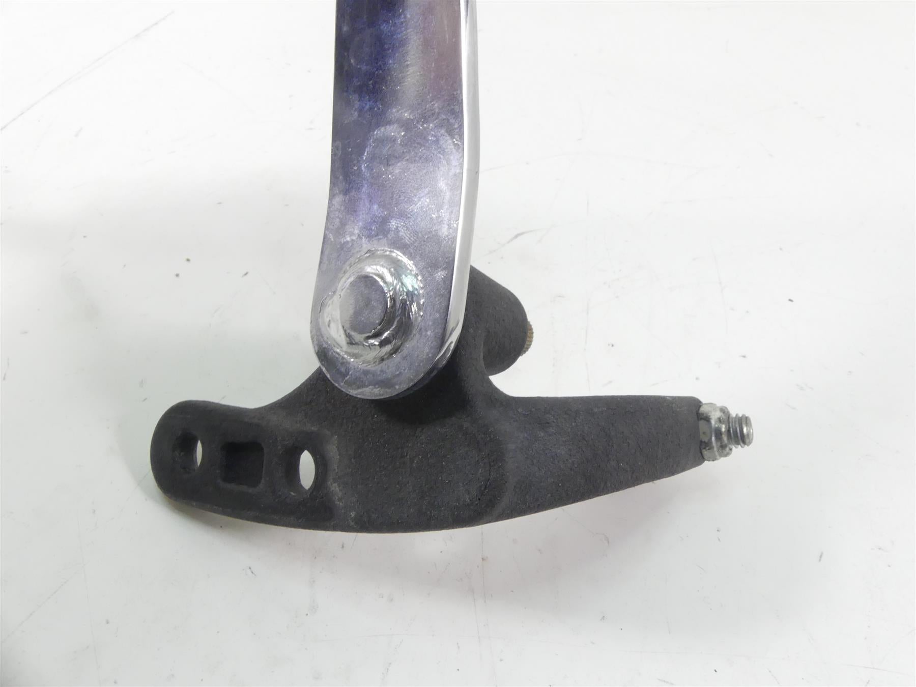 2013 Harley FXDWG Dyna Wide Glide Left Fw Footpeg Mount & Shifter Rod 33693-03 {{ shop.shopifyCountryName }} - Mototech271