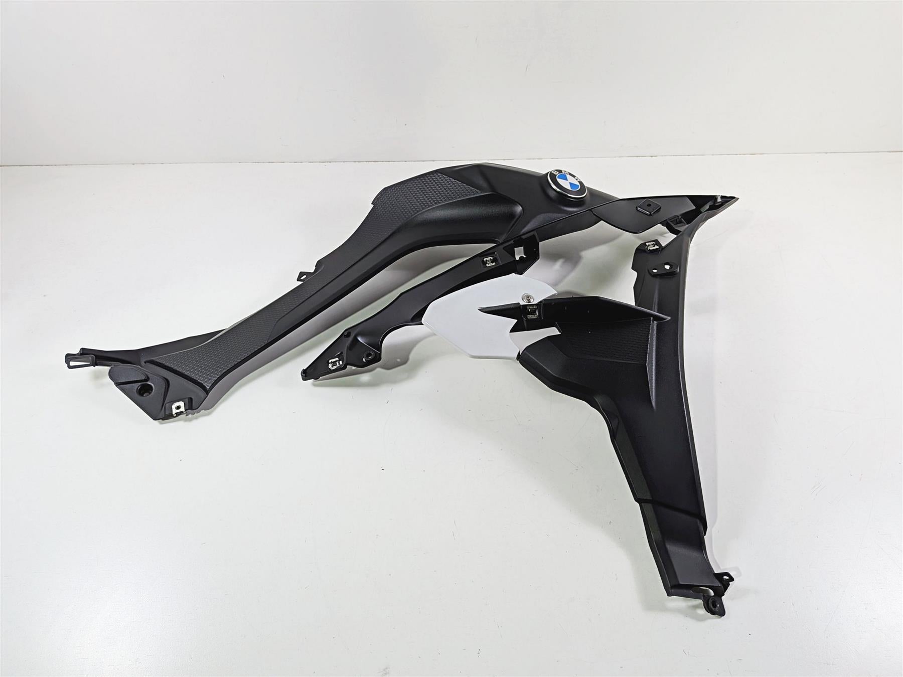 333300000 2016 BMW S1000XR K49 Right Main Side Fairing Cover Set 46638549032