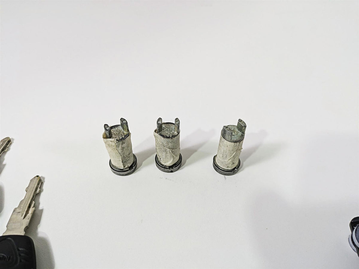 2015 Triumph Tiger Explorer XC Ignition Switch Key Immobilizer Cdi Set T2507788 {{ shop.shopifyCountryName }} - Mototech271