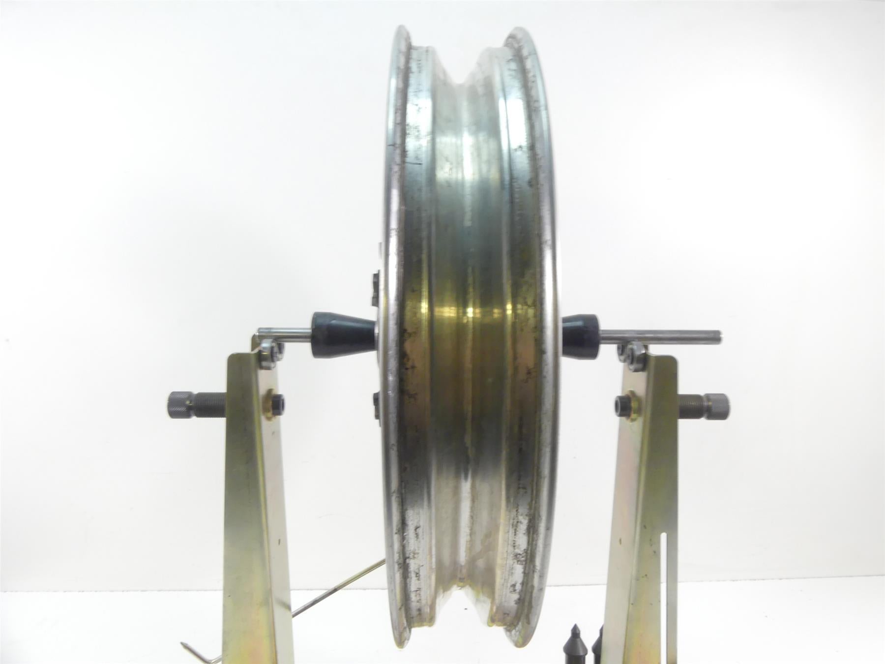 2006 Harley VRSCD Night V Rod Front Cast Wheel Rim 19x3 - Read 40868-06 {{ shop.shopifyCountryName }} - Mototech271